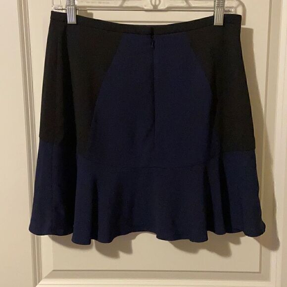 H&M Skirt - Picture 3 of 6